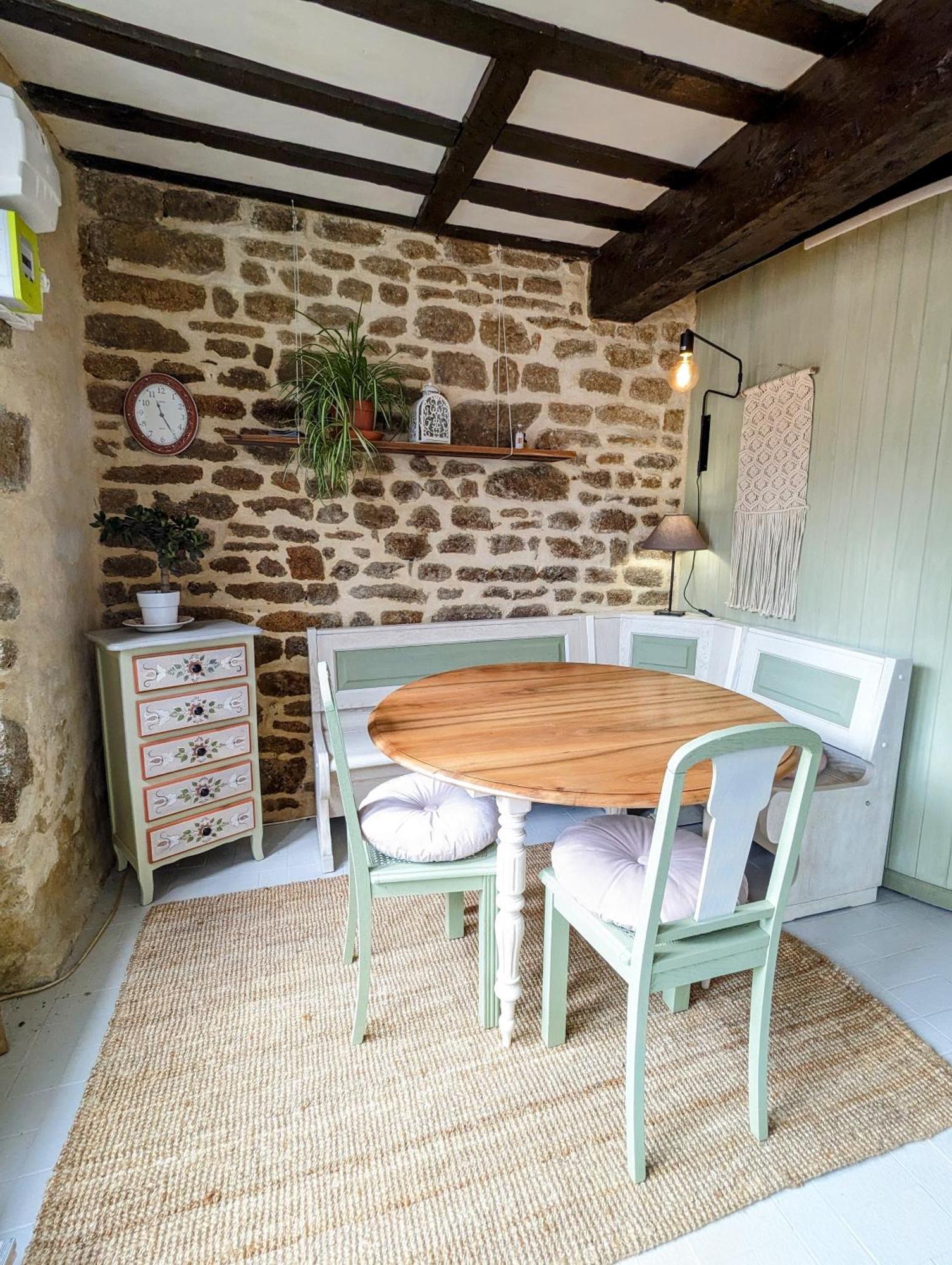 Holiday home Vivez Dans Un Magnifique Village Normand La Carneille
